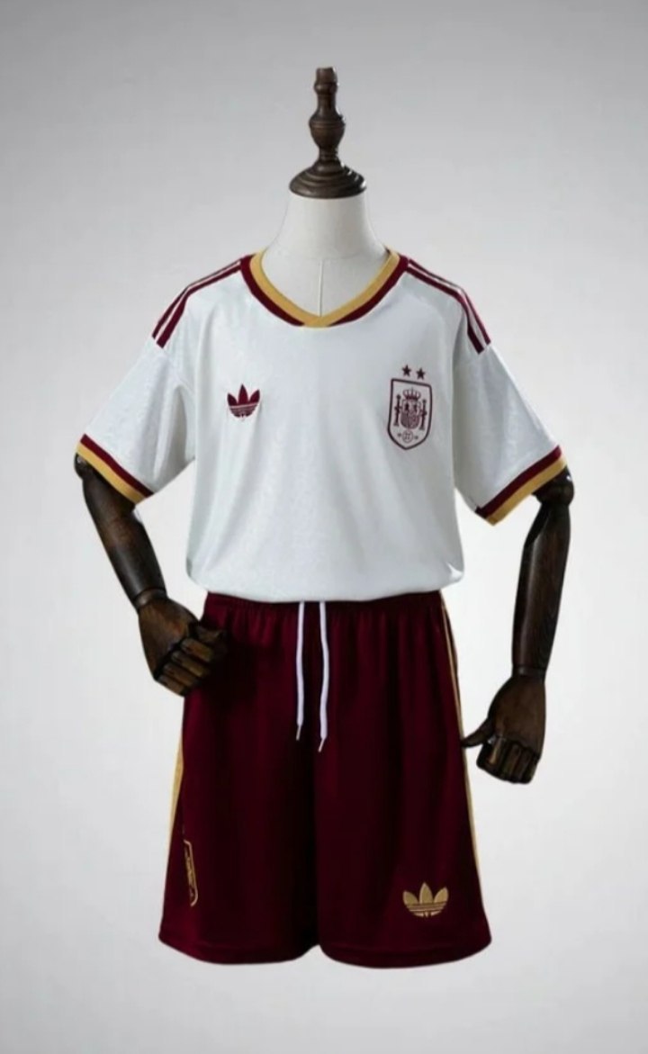 Spain Football Kit – Lien Hacoo · photo 2