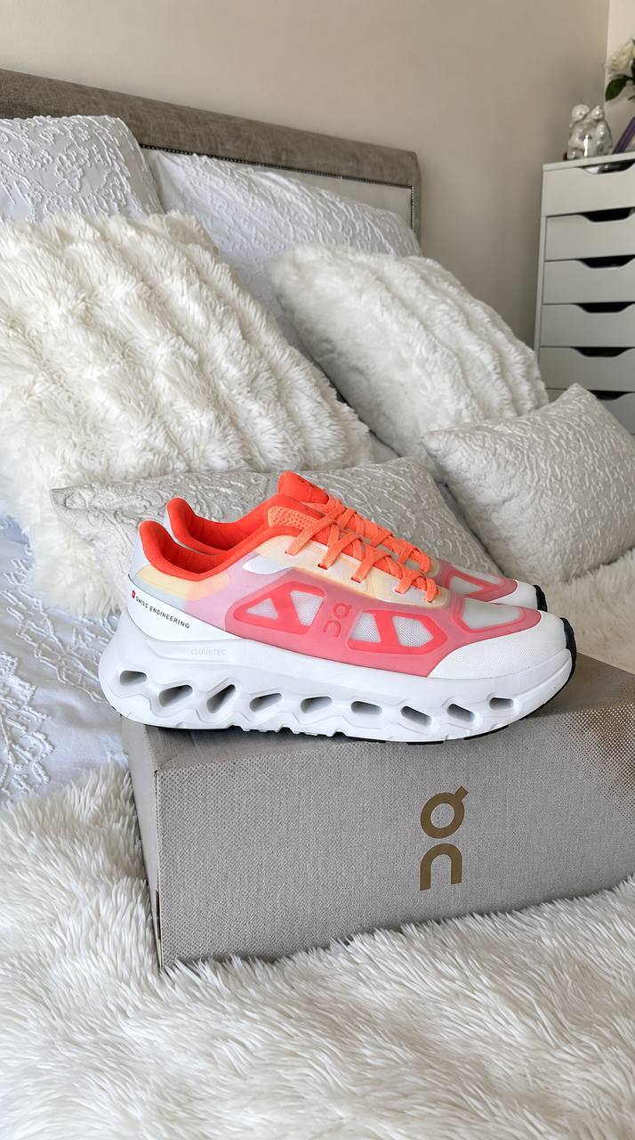 Baskets On Running Cloudtilt Remix – Lien Hacoo · photo 2