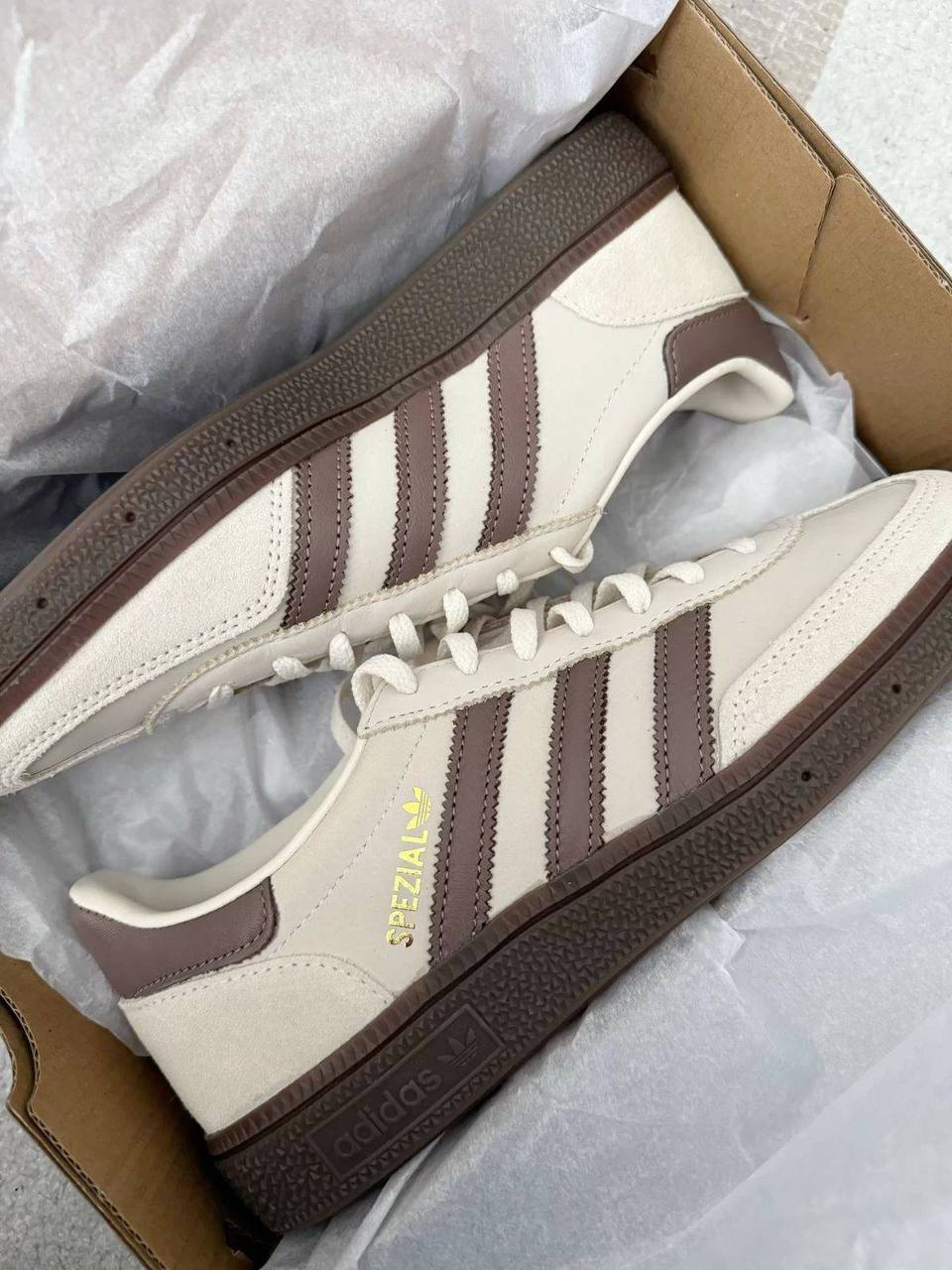 Baskets Adidas Spezial – Lien Hacoo