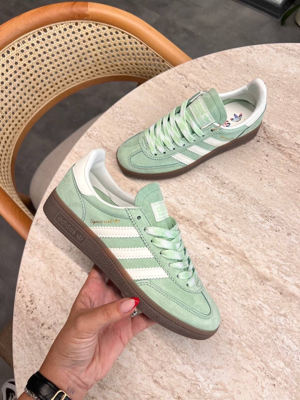 Adidas Trainers List – Lien Hacoo · photo 3