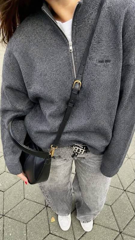 Sweat Miu Miu – Lien Hacoo · photo 3