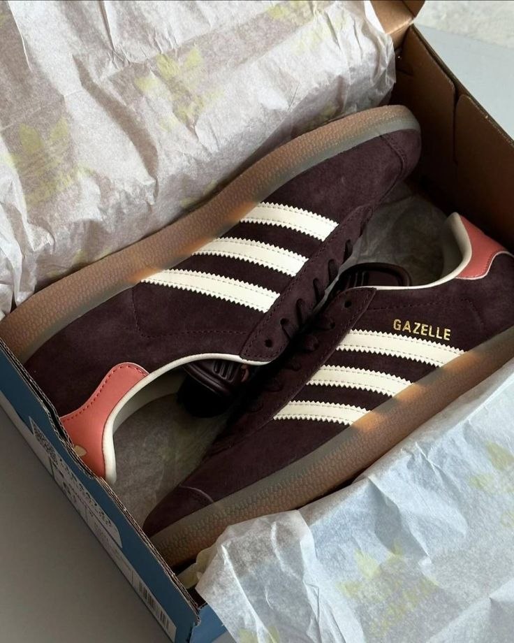 Adidas Trainers List – Lien Hacoo · photo 2