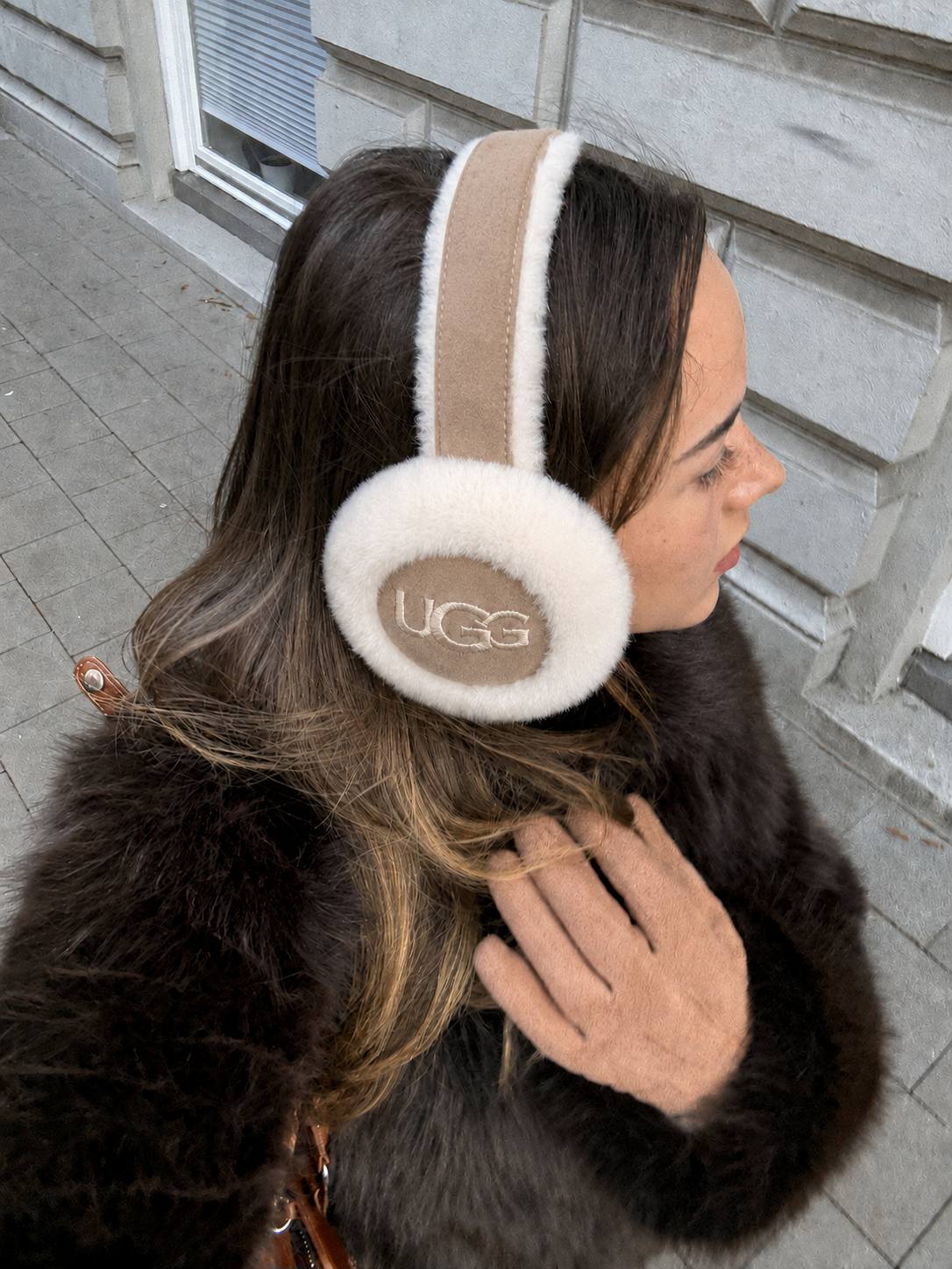Ugg – Lien Hacoo
