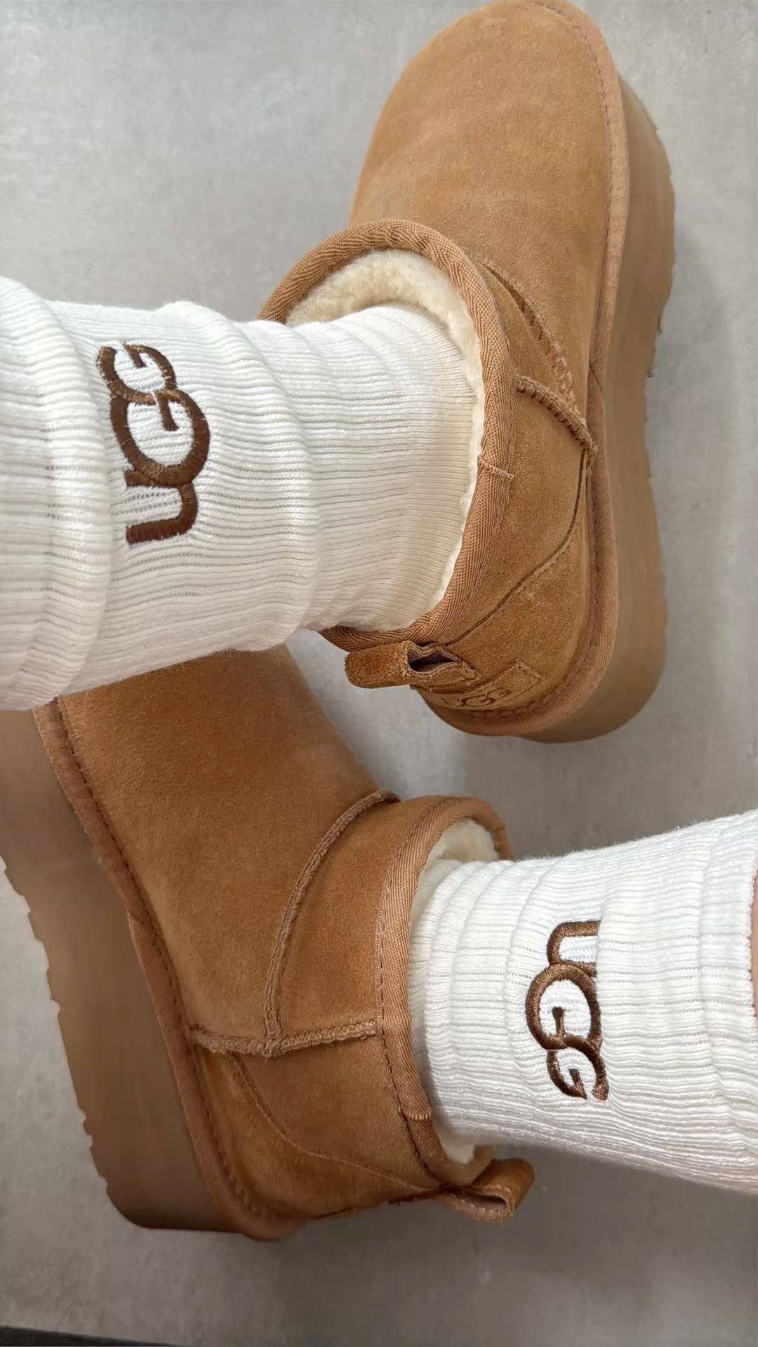 Ugg – Lien Hacoo · photo 4