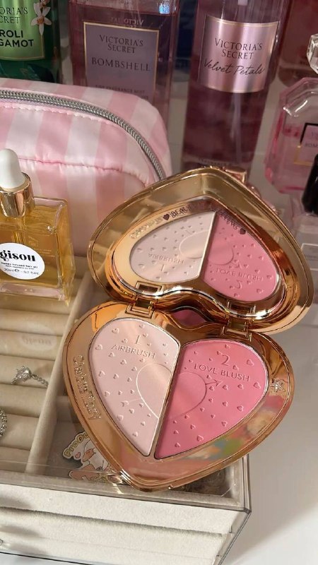 Maquillage Charlotte Tilbury – Lien Hacoo