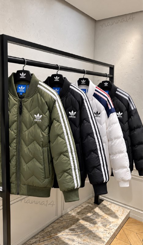 Canada Goose · The North Face · The North Face Puffer de peluche · Moncler – Hacoo-Link · Foto 4
