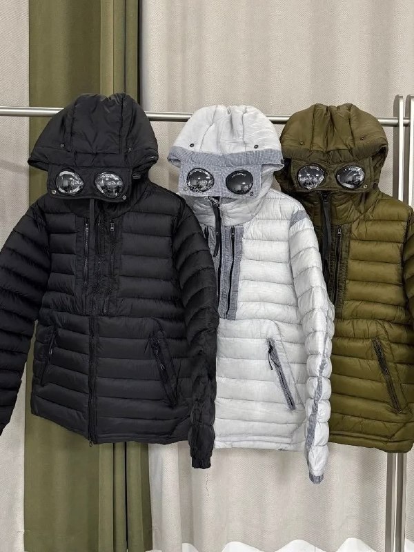 Canada Goose · The North Face · The North Face Puffer de peluche · Moncler – Hacoo-Link · Foto 8