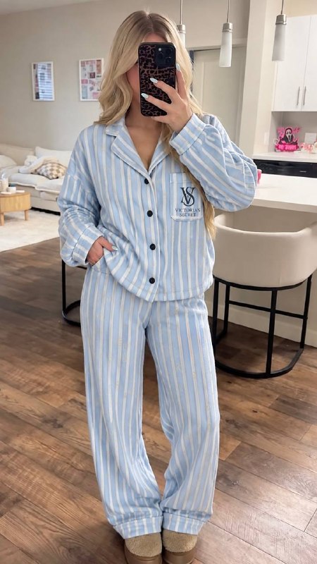 Pyjama Victoria’s Secret – Lien Hacoo