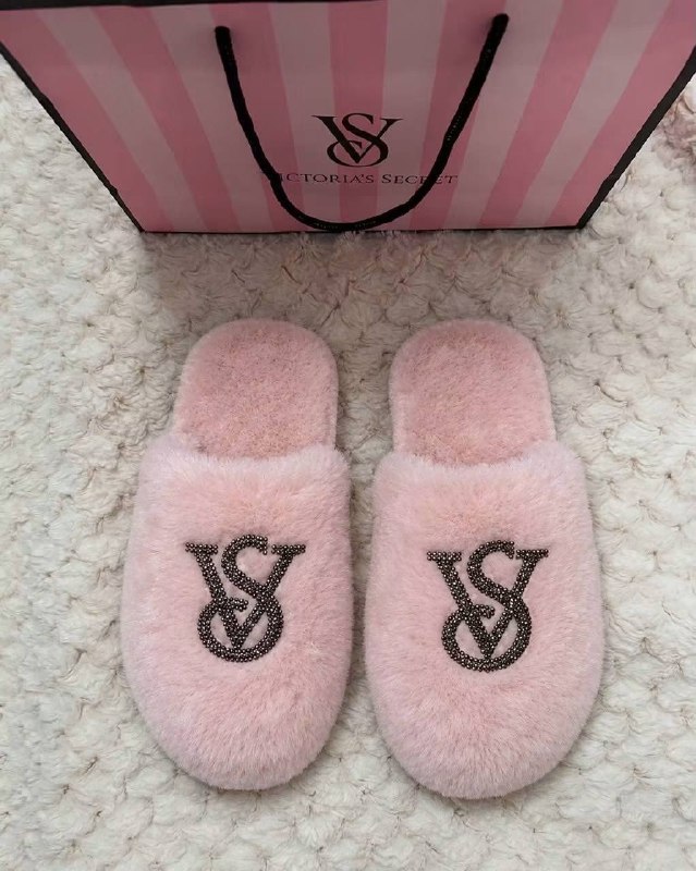 Chaussons Victoria’s Secret – Lien Hacoo