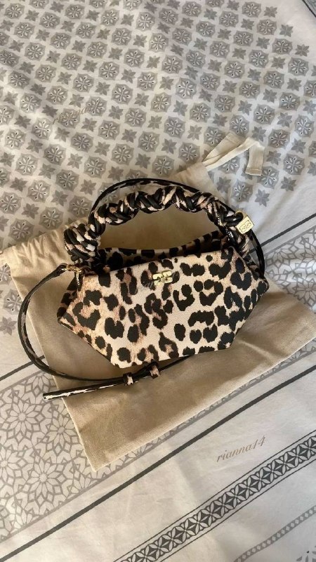 Ganni handbag – Hacoo link
