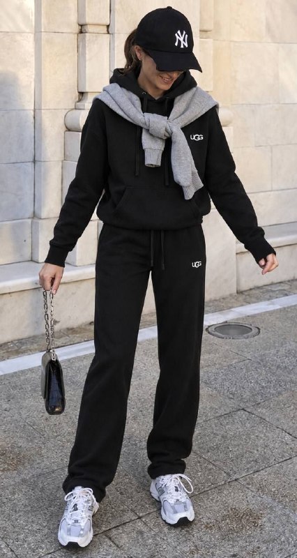 Ugg sweatshirt – Hacoo link · photo 3