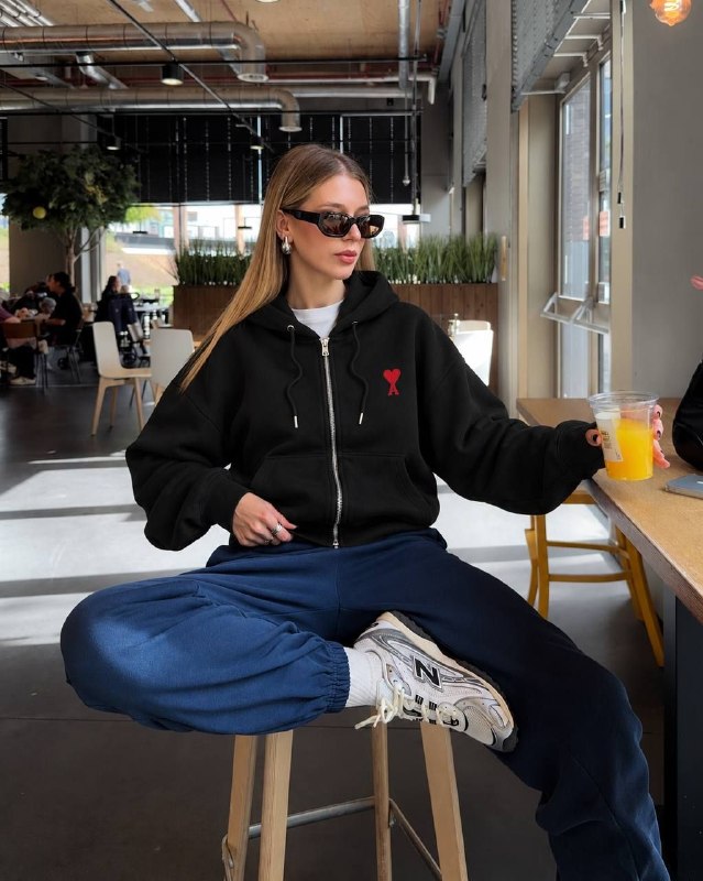 Ami Paris hoodie – Hacoo link · photo 2