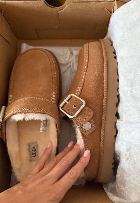 Ugg Goldenstar slippers – Hacoo link
