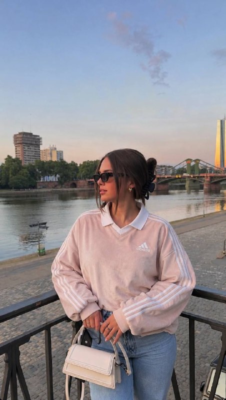 Adidas sweatshirt – Hacoo link · photo 2