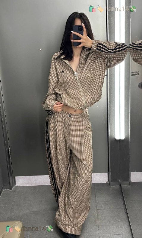 Adidas tracksuit – Hacoo link