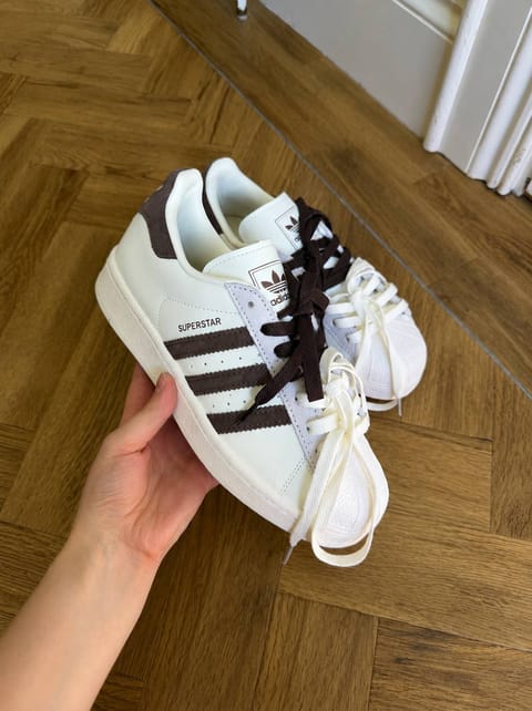 Baskets Adidas Süperstar – Lien Hacoo