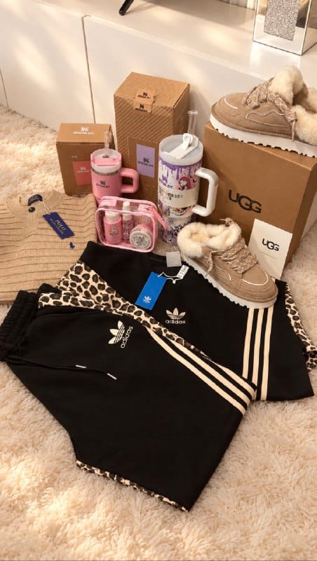 Set Sol de Janeiro · Vasos Stanley · UGG Lowmel Mule Clog · Chándal Adidas – Hacoo-Link