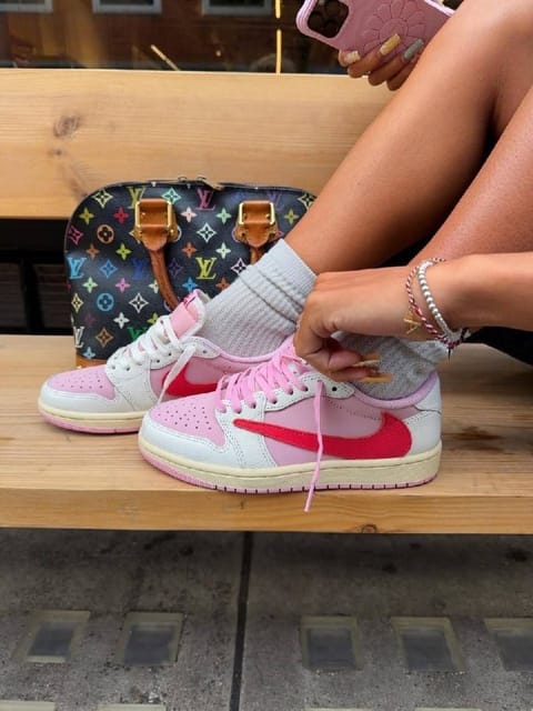 Zapatillas Nike Dunk x Travis Scott – Enlace de Hacoo